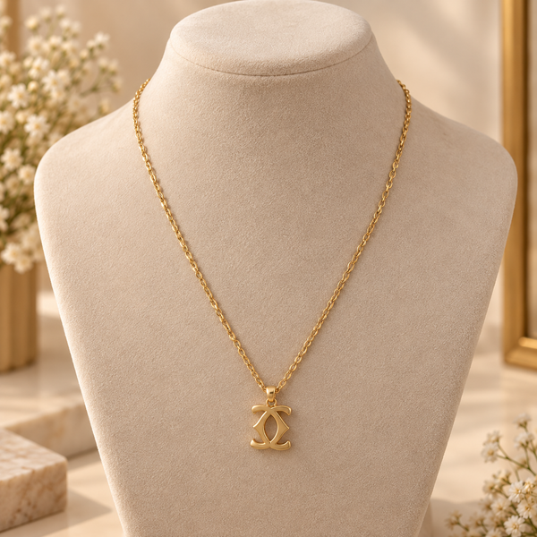 Kyra Luxe Emblem Gold Chain