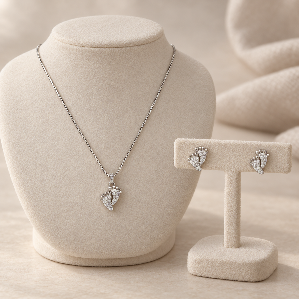Vanya Footprints Silver Pendant Set