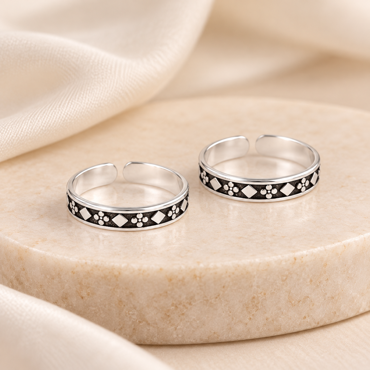 Geometric Charm Silver Toe Rings