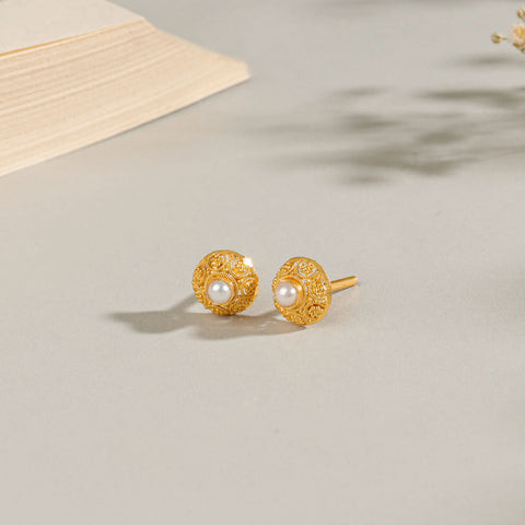 Kirti Pearl Grace Gold Earrings