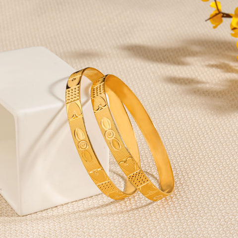 Kanika Minimal Carved Gold Bangles