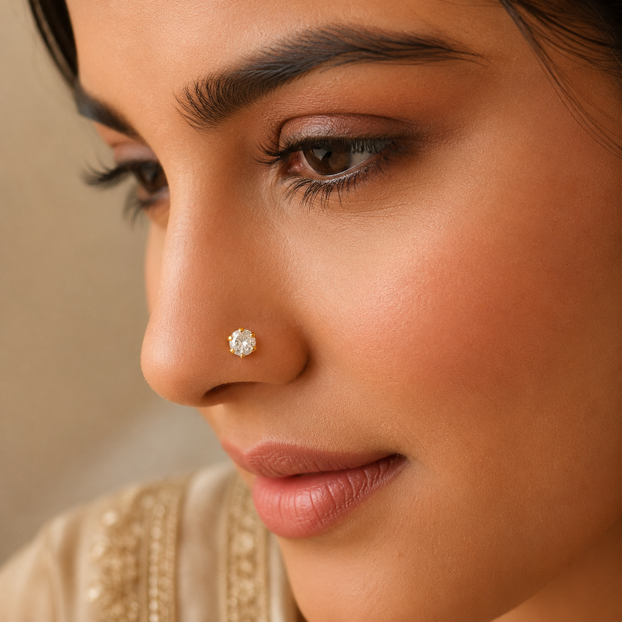 Elvika Shining Floral Gold Nose Pin
