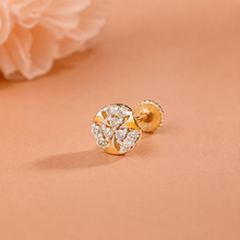 Sana Twirl Floral Shine Gold Nose Pin