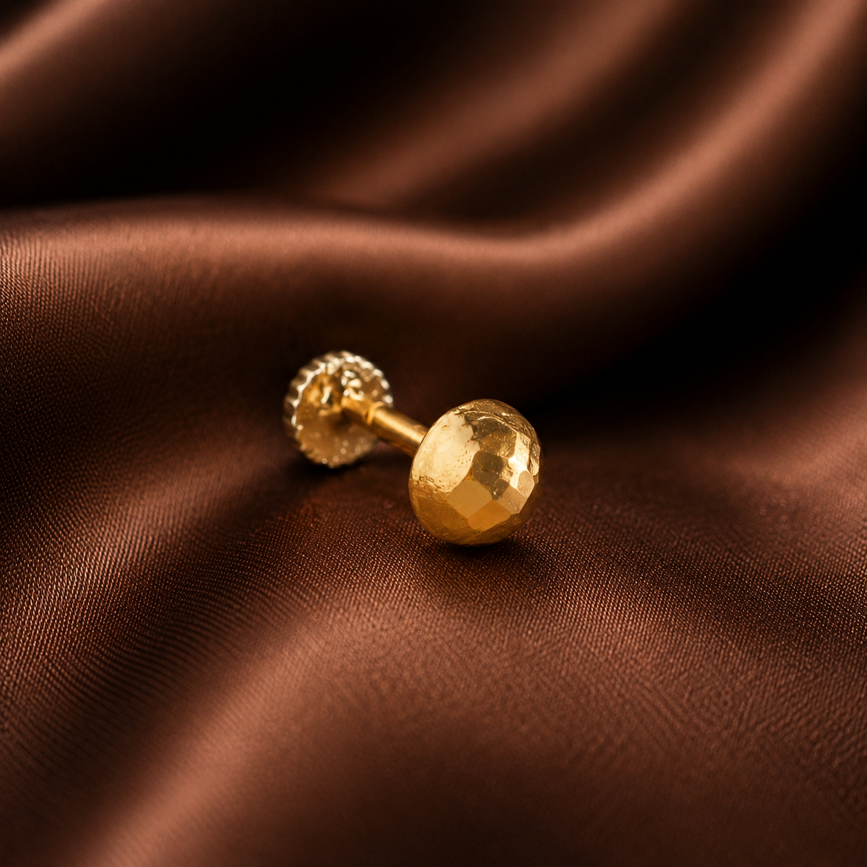 Mahira Single Stud Gold Nose Pin