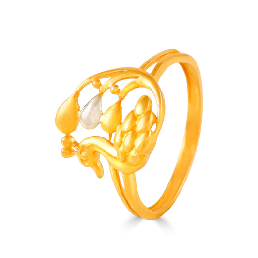 Eesha Exquisite Gold Ring