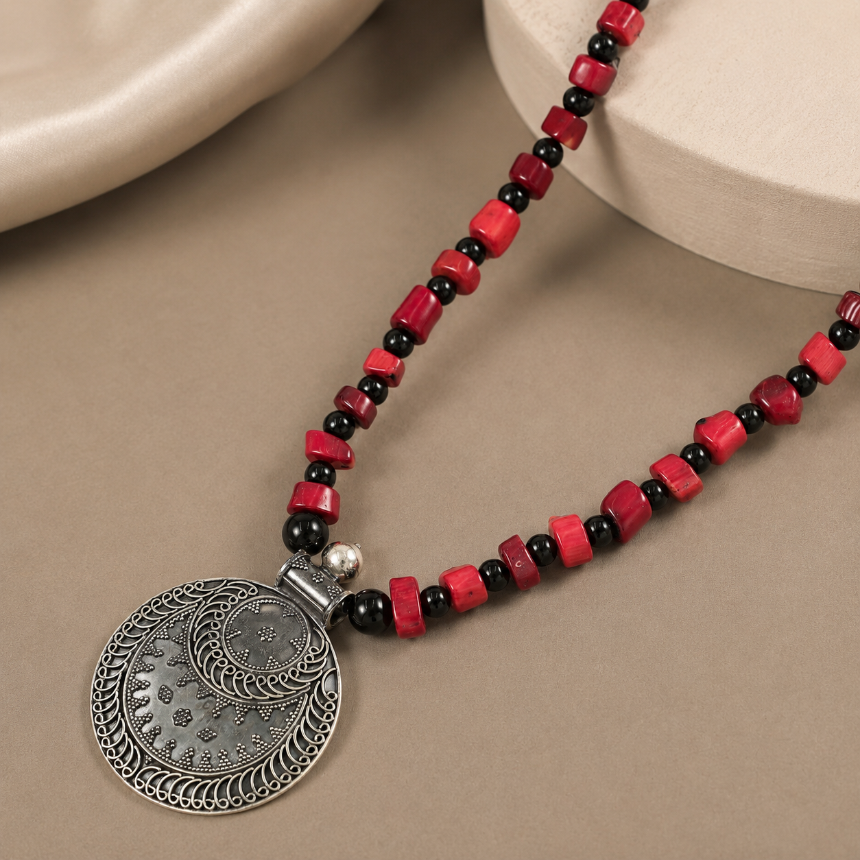 Raktamani Red And Black Beads Silver Necklace