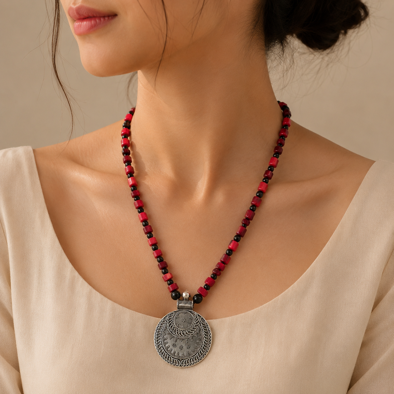 Raktamani Red And Black Beads Silver Necklace