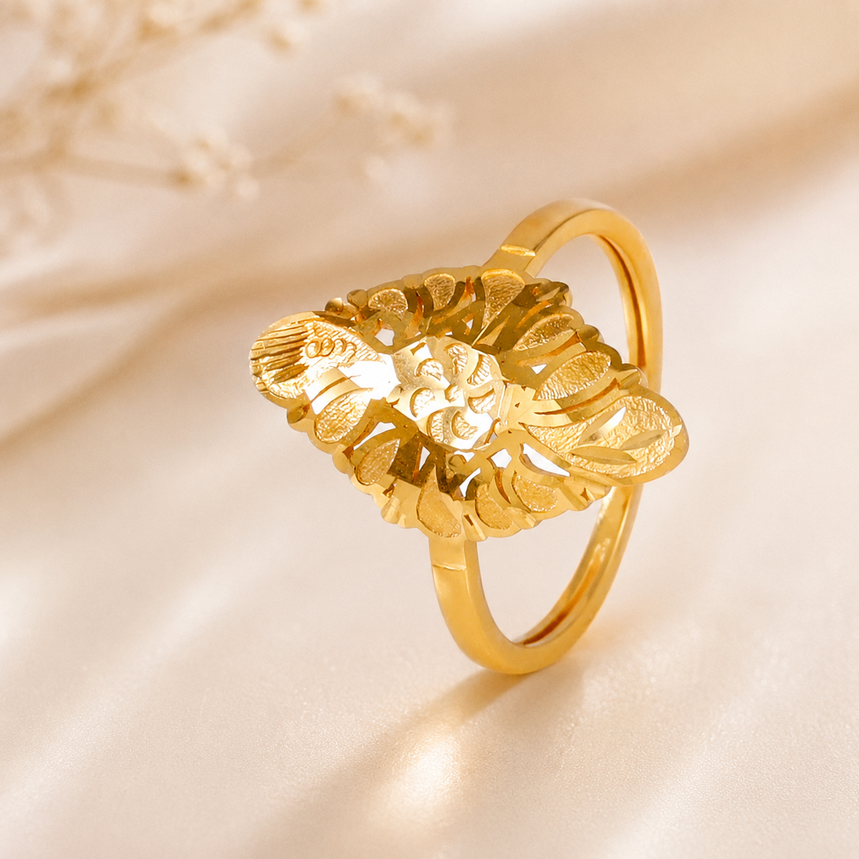 Vaanya Ornate Petal Gold Ring