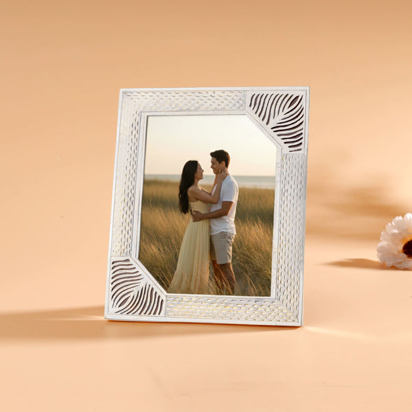 Stylish Leaf Cut Silver Photo Frame