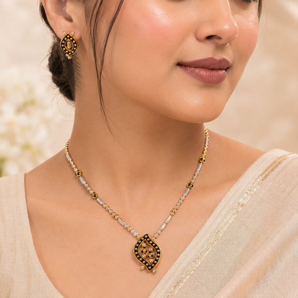 Virnda Graceful Black Enamel Gold Necklace Set