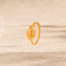 Reeva Royal Floral Scroll Gold Ring