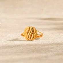 Lavanya Gleaming Flow Gold Ring