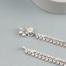 Pari Grace Line Silver Anklets