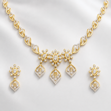 Graceful Gold diamond Necklace Set With Floral