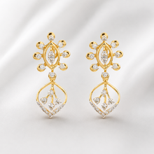Graceful Gold diamond Necklace Set With Floral