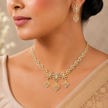 Graceful Gold diamond Necklace Set With Floral
