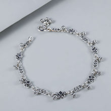 Yashvi  Light Chain Silver Anklets