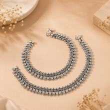 Pihu Antique Leaf Charm Silver Anklets