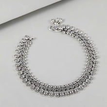 Pihu Antique Leaf Charm Silver Anklets