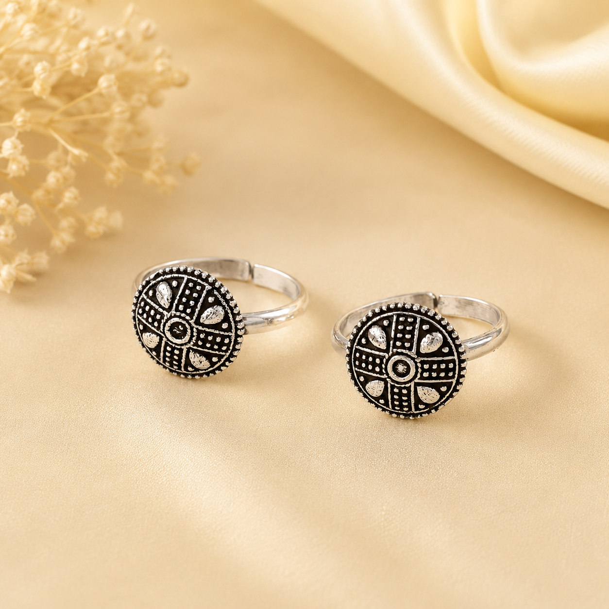 Monika Antique Pattern Silver Toe Rings