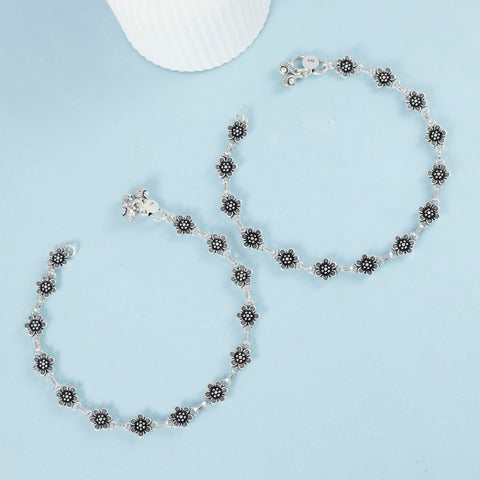 Keerti Dark Petal Silver Anklets