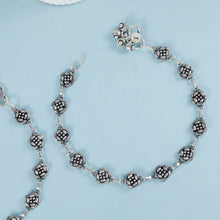 Deepika Delicate Flower Chain Anklets