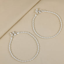 Neetu Simple Charm Chain Silver Anklets
