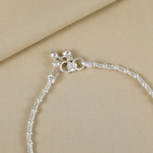 Neetu Simple Charm Chain Silver Anklets