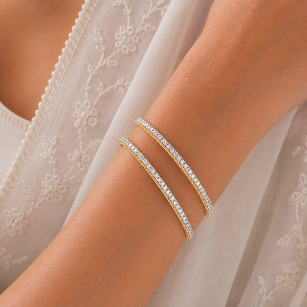 Shanaya Adorned With Diamonds Bangles