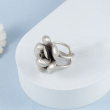 Maya Elegant Flower Silver Ring