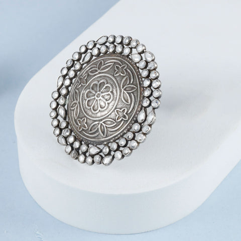Sara Floral Motif Regal Charm Silver Ring