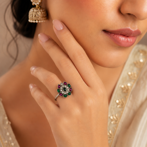 Inaya Antique Kundan Flower Silver Ring