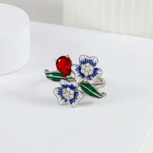 Avira Floral Elegance Silver Ring