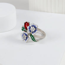 Avira Floral Elegance Silver Ring