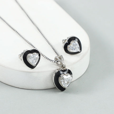 Charu Heart-Shaped Pendant Set