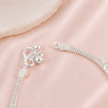 Yashvi Luxe Floral Silver Anklets