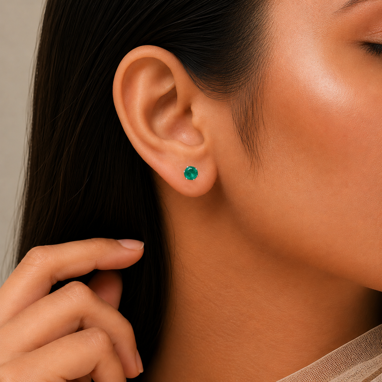 Siya Green  Shine Glow Silver Earrings
