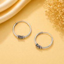 Pihu Simple Accent Silver Bali