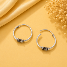 Pihu Simple Accent Silver Bali