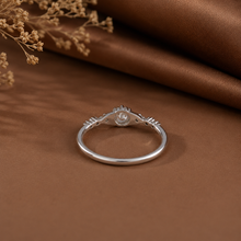 Nyra Minimal Oval Glow Silver Ring