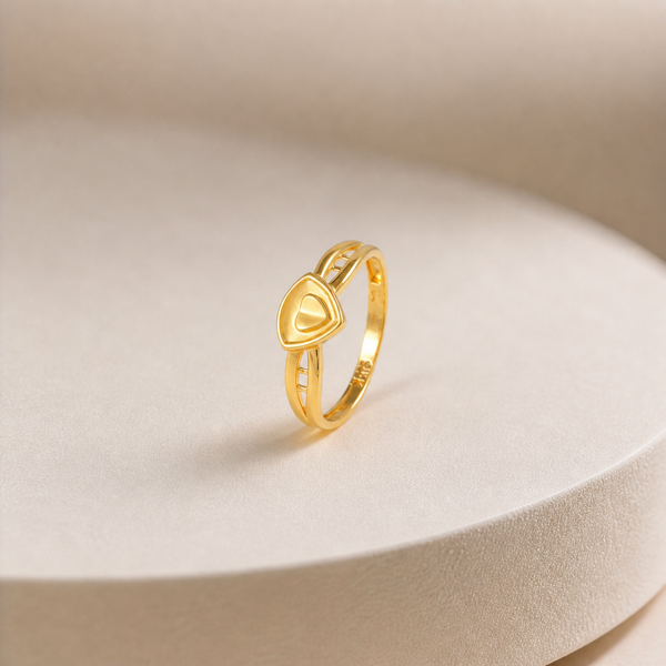 Nayra Petite Heart Gold Ring