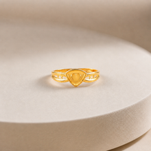 Nayra Petite Heart Gold Ring
