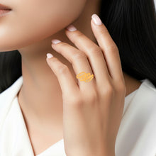 Diya  Elegant Grid Gold Ring