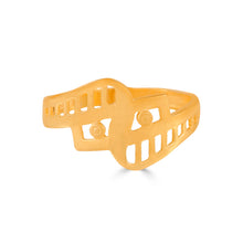 Diya  Elegant Grid Gold Ring