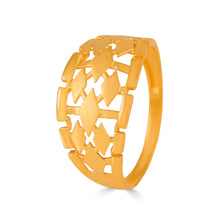 Nyra Majestic Pattern Gold Ring