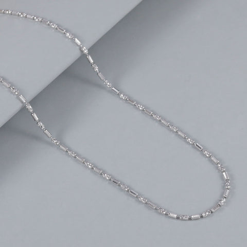 Vedika Gleaming Pattern Silver Chain