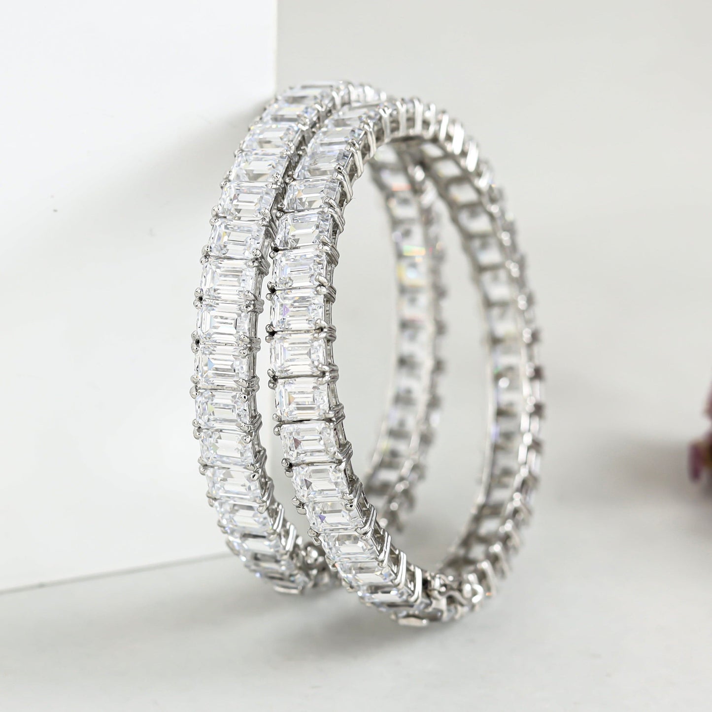 Ishka Elegant Swarovski Zirconia Silver Bangles