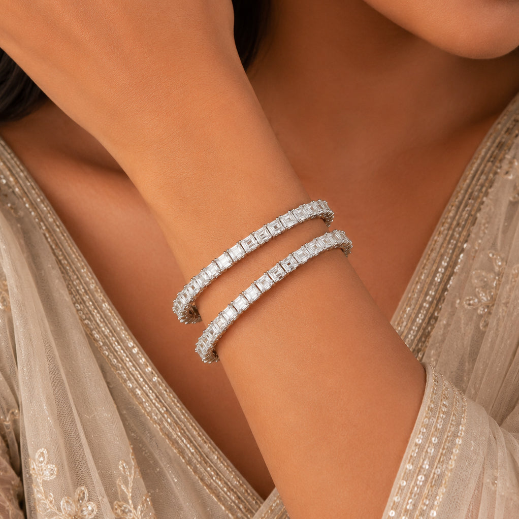 Ishka Elegant Silver Bangles