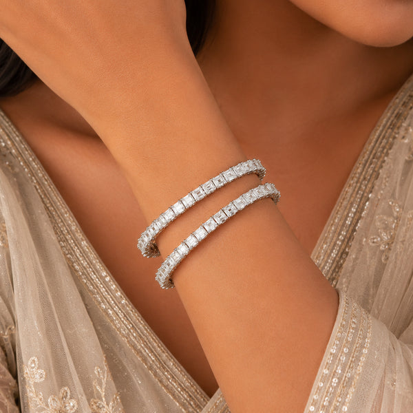 Ishka Elegant Silver Bangles