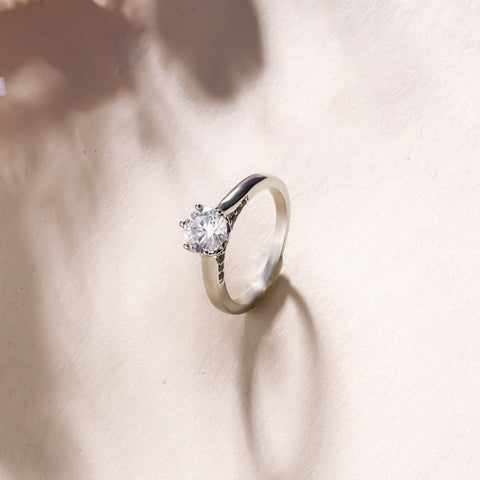 Pari Elegant Silver Ring